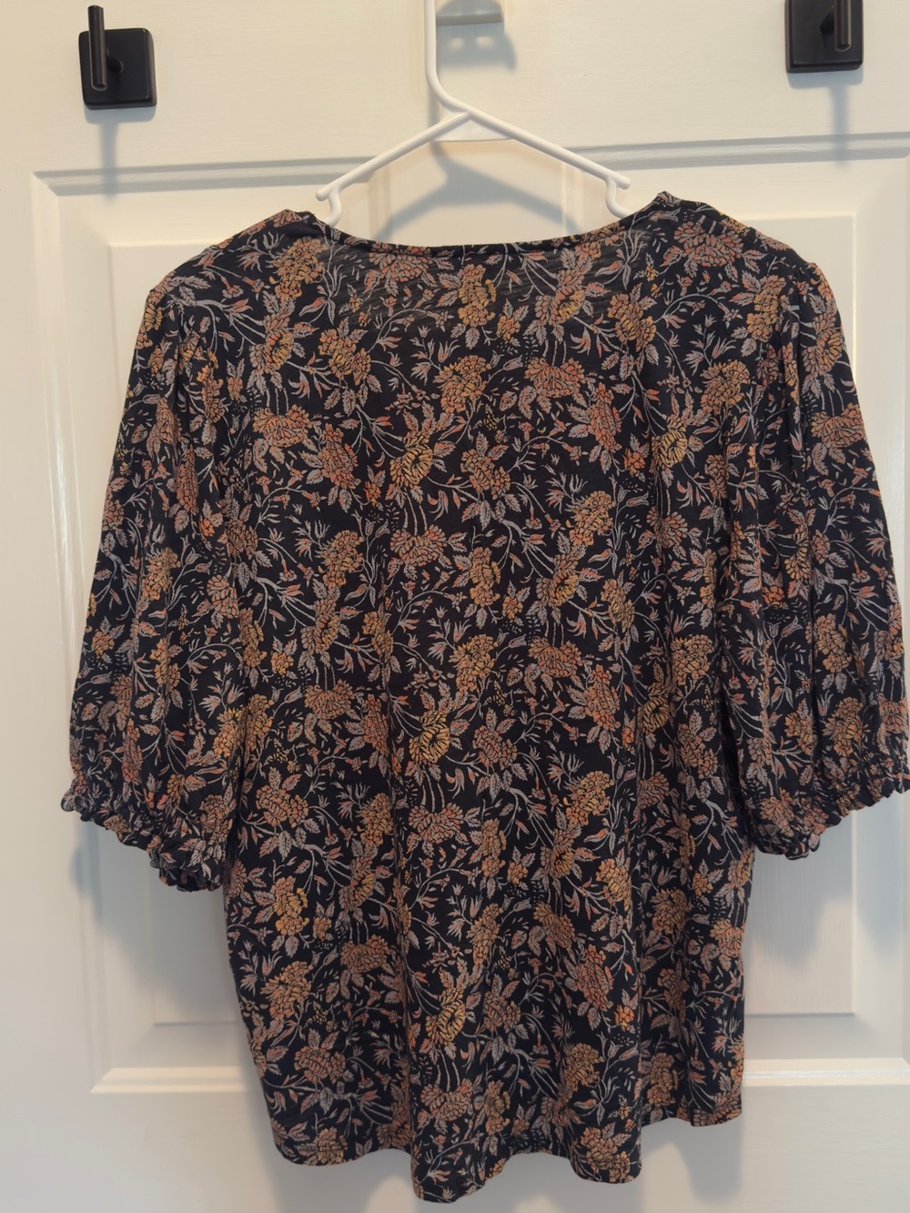 Lucky Brand Navy Floral V-Neck Button Accent Top - Picture 2 of 7